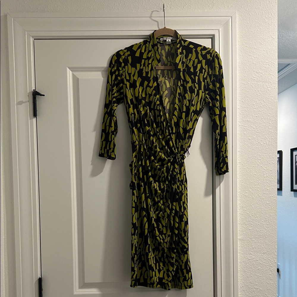 Maggy London Olive and Black Long Sleeve Dress